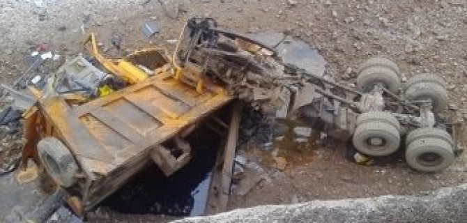 Пермский край: грузовик вылетел с моста