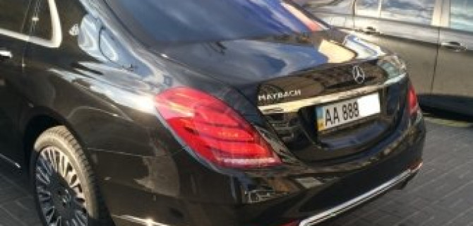  Mercedes-Maybach  появился в Киеве до официальной премьеры
