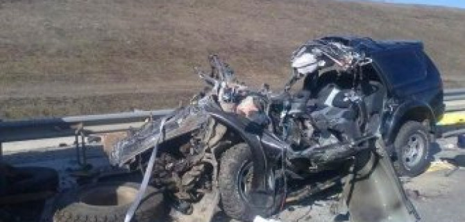 В Тульской области три человека погибли: «Mitsubishi» врезался в стоящий КАМАЗ