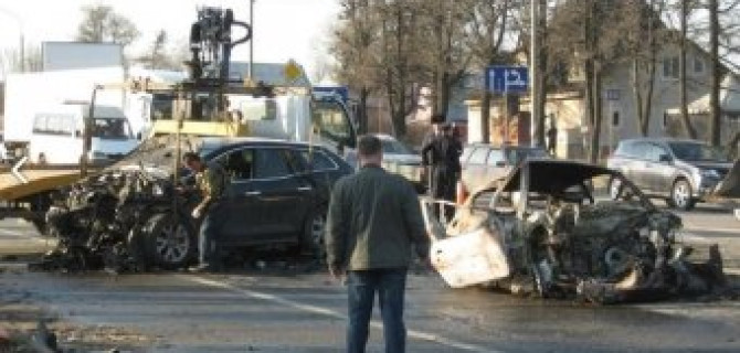 На трассе М-10 погибли две девушки: одна сгорела заживо