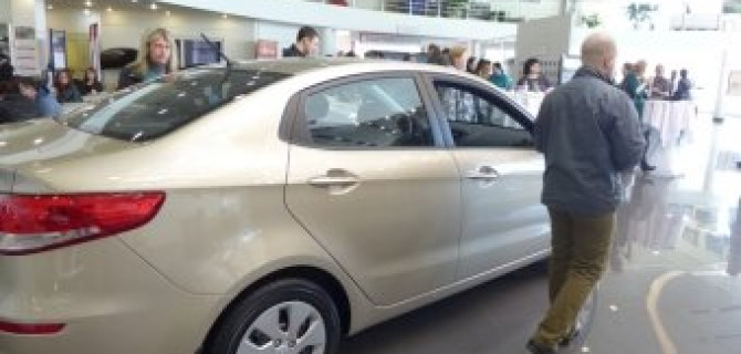 Новый Kia Rio был представлен публике в дилерском центре Шувалово - машина оказалась весьма симпатичной!
