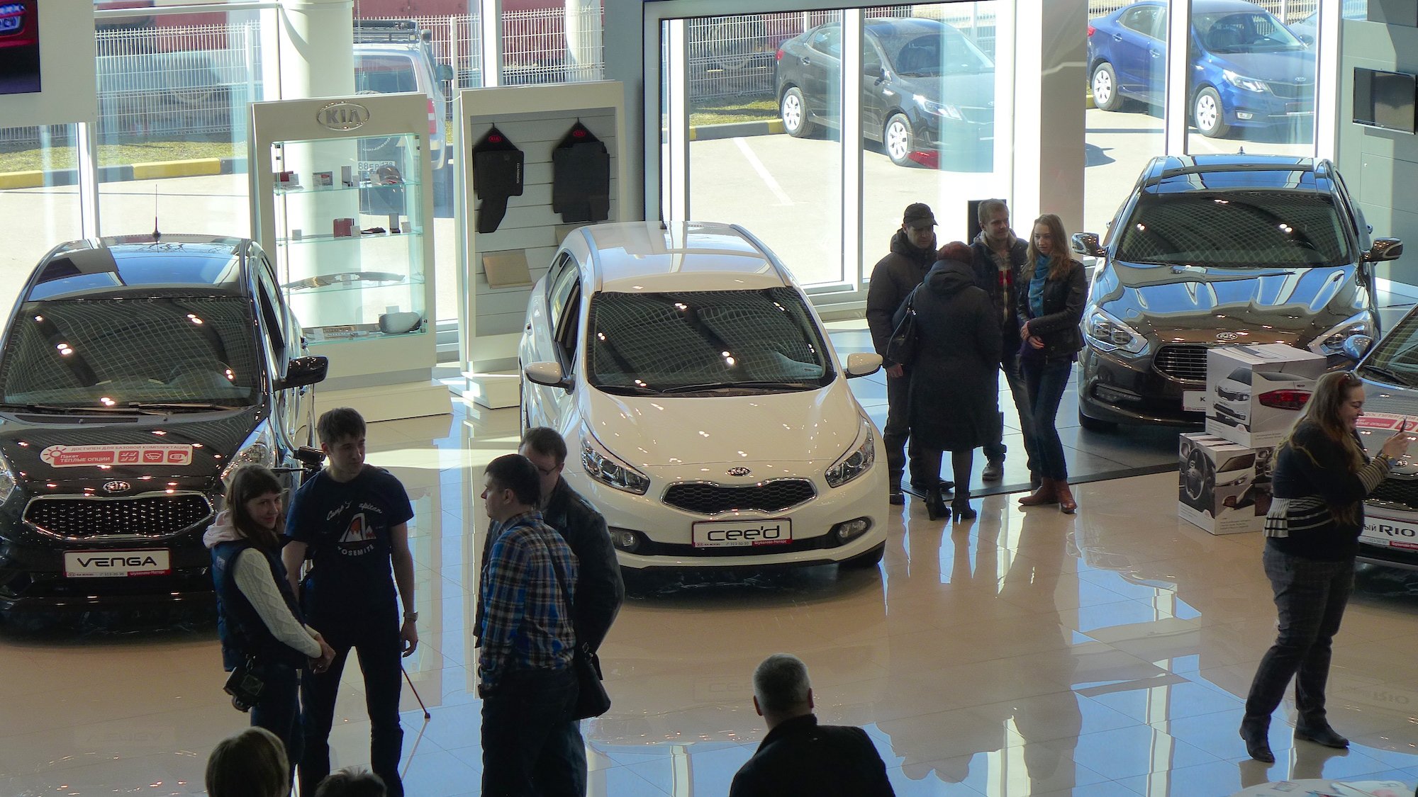 Новый Kia Rio был представлен публике в дилерском центре Шувалово - машина оказалась весьма симпатичной! Новый Kia Rio - презентация в "Kia Шувалово"