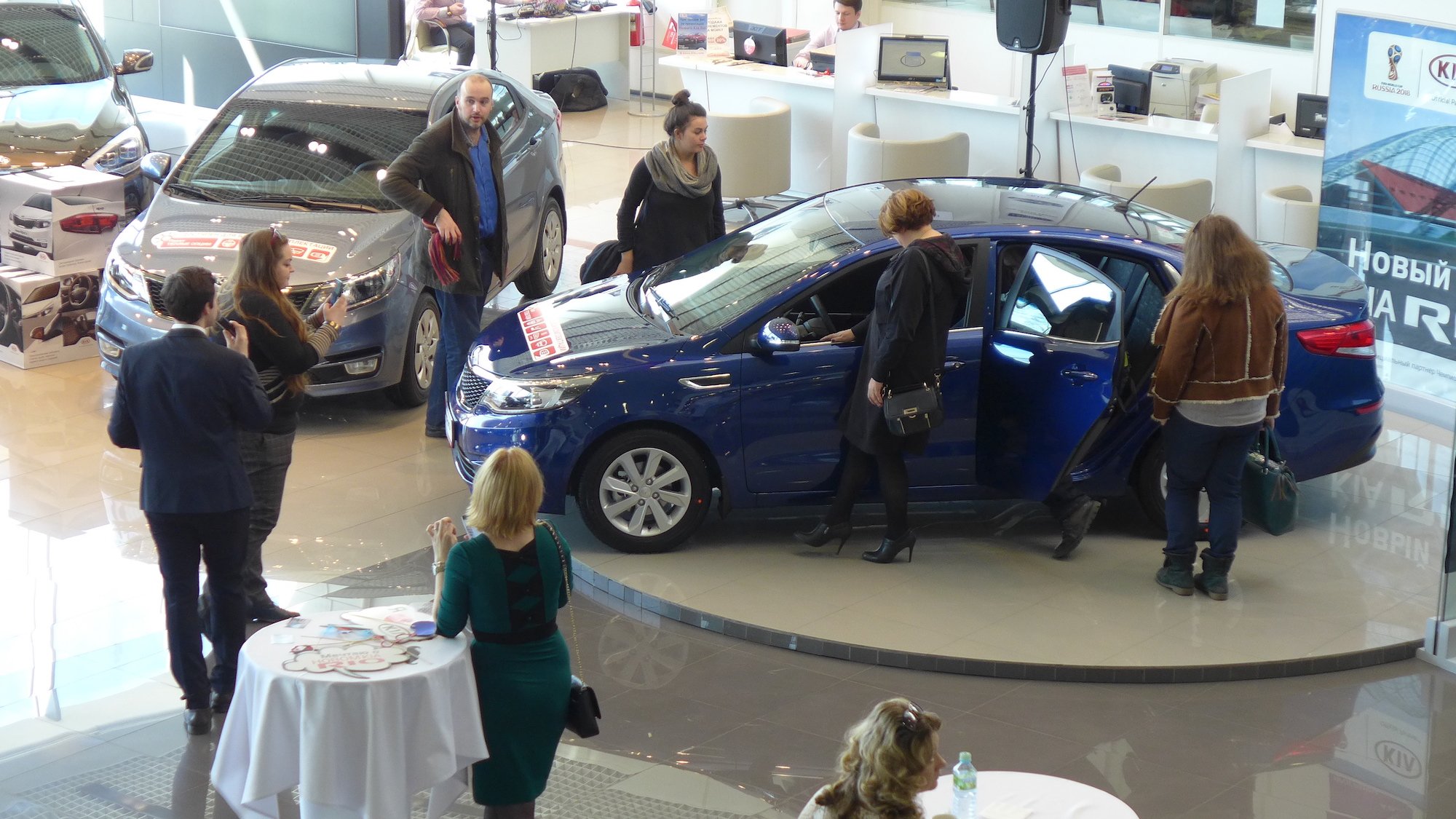 Новый Kia Rio был представлен публике в дилерском центре Шувалово - машина оказалась весьма симпатичной! Новый Kia Rio - презентация в "Kia Шувалово"