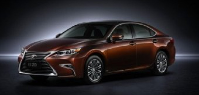 Lexus представил обновленный ES в Шанхае