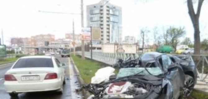 Защитник ФК «Кубань» Андрей Ещенко разбил свой Nissan GT-R вдребезги в Краснодаре