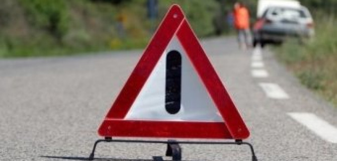 В Евпатории иномарка столкнулась с крестом: двое погибли, двое ранены