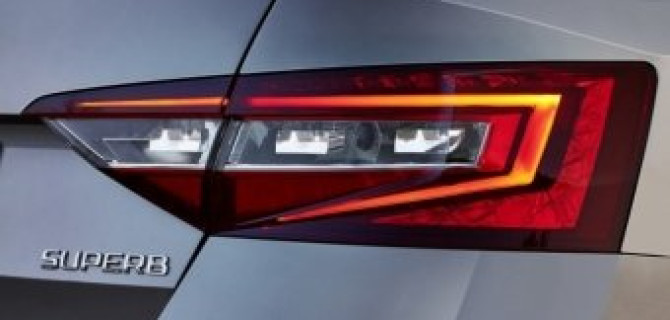 Накануне начала продаж в Европе Skoda представила галерею фото Superb 2015