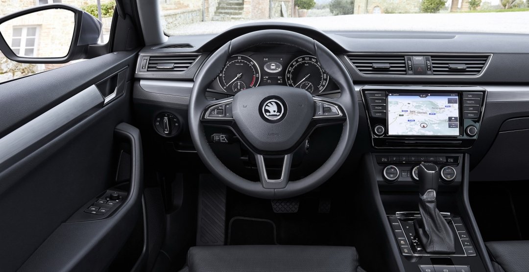 Накануне начала продаж в Европе Skoda представила галерею фото Superb 2015 Skoda Superb 2015 8.jpg