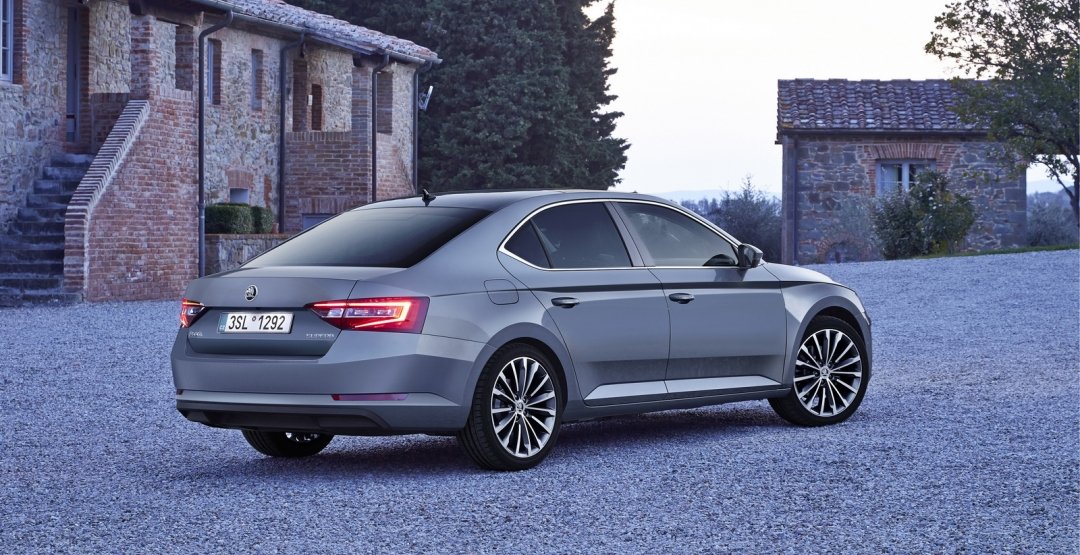 Накануне начала продаж в Европе Skoda представила галерею фото Superb 2015 Skoda Superb 2015 11.jpg