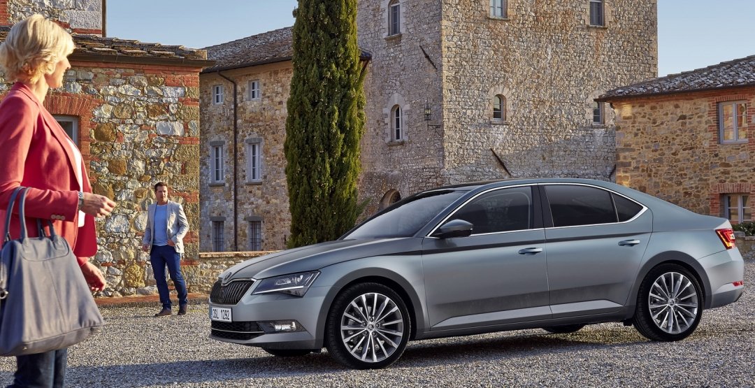 Накануне начала продаж в Европе Skoda представила галерею фото Superb 2015 Skoda Superb 2015 10.jpg