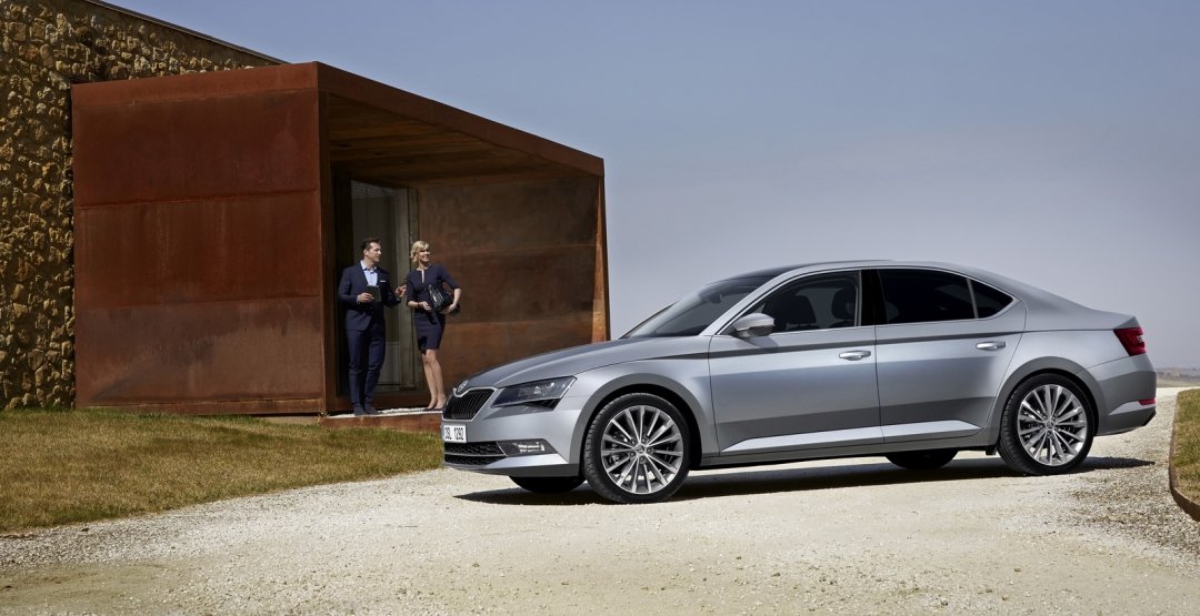 Накануне начала продаж в Европе Skoda представила галерею фото Superb 2015 Skoda Superb 2015 2.jpg