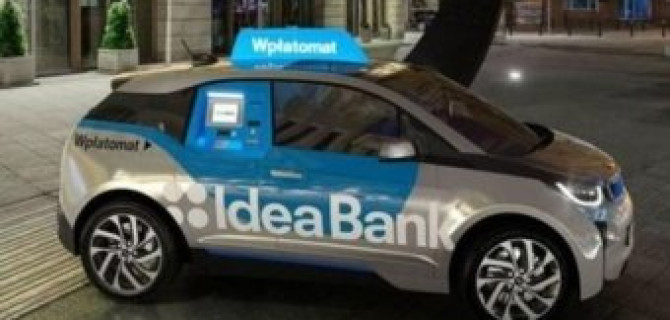 В Польше BMW приспособили под банкомат на колесах