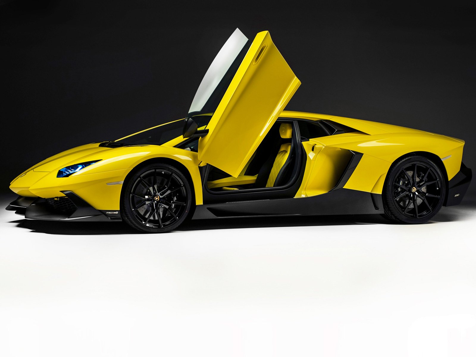 Редкий Lamborghini Aventador 50 Anniversario выставлен на продажу в Германии Lamborghini Aventador 50 Anniversario.jpg