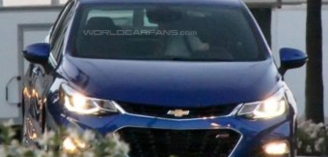 Фотошпионы засняли новый Chevrolet Cruze на тестировании