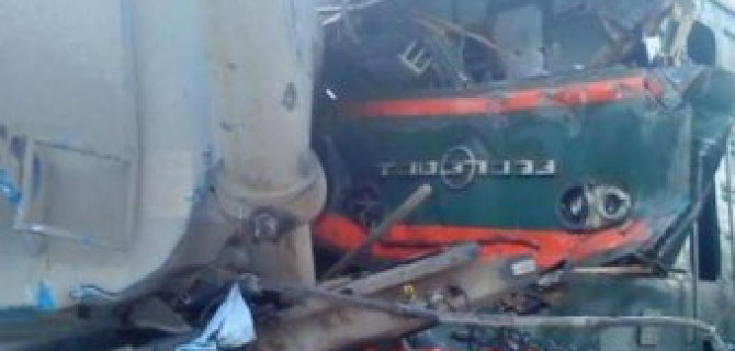 Под Великим Новгородом столкнулись самосвал и тепловоз