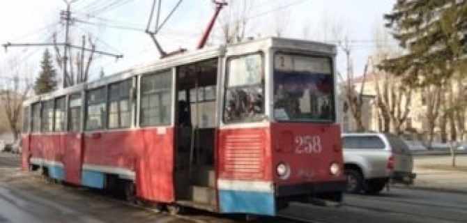 В Ростове-на-Дону девушка попала под трамвай