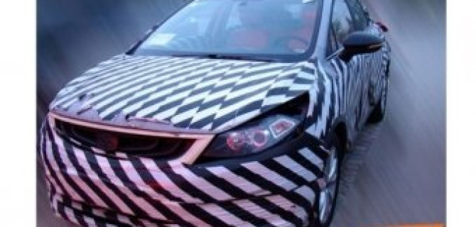 Новый кроссовер Geely Cross замечен в Китае во время дорожных тестов