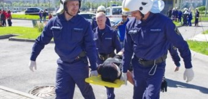 В Петербурге стартуют соревнования по умению оказывать первую помощь в чрезвычайных ситуациях (в ДТП в  частности). 