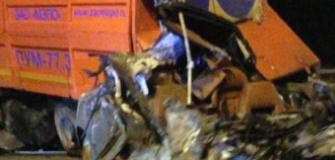 Водитель «Bentley» устроил на Киевском шоссе массовое ДТП, в котором погиб сам