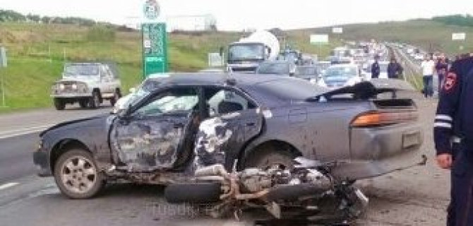 Под  Красноярском мотоцикл столкнулся с «Тойотой»