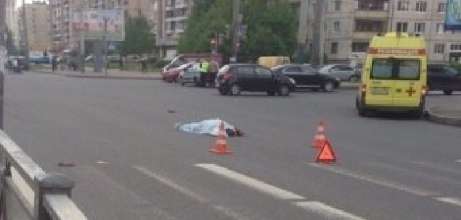 На Светлановском проспекте «Рено Сандеро» насмерть сбил пенсионерку