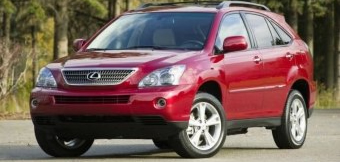 Модель Lexus RX 400h отмечает десятую годовщину
