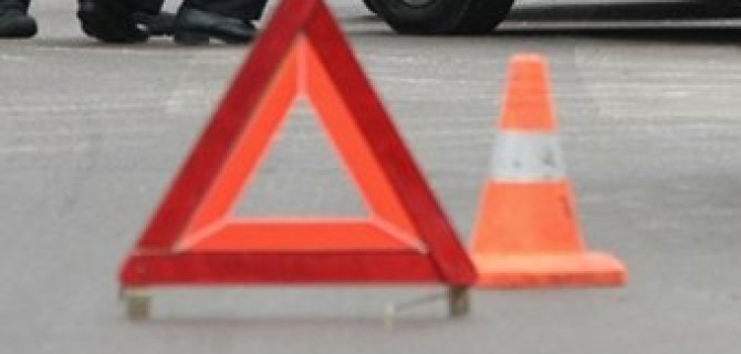 В ДТП с маршруткой и легковым автомобилем в Петербурге пострадали люди