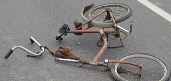 У Володарского моста «Лада Калина» сбила подростка на велосипеде 