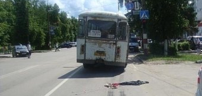 В Арзамасе под колесами автобуса погибла трехлетняя девочка