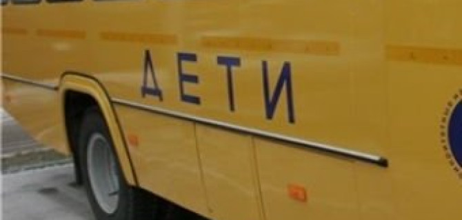 Под Зеленоградском столкнулись бетоновоз и школьный автобус