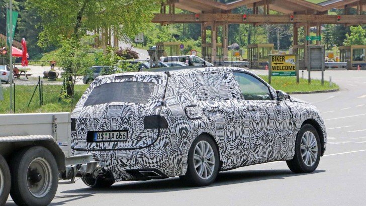 Новый кроссовер Volkswagen Tiguan сфотографирован во время дорожных тестов новый Volkswagen Tiguan 2.jpg