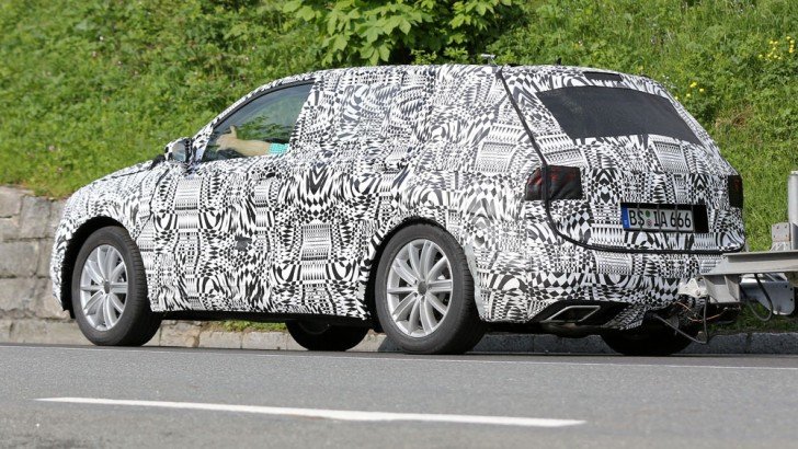 Новый кроссовер Volkswagen Tiguan сфотографирован во время дорожных тестов новый Volkswagen Tiguan 1.jpg