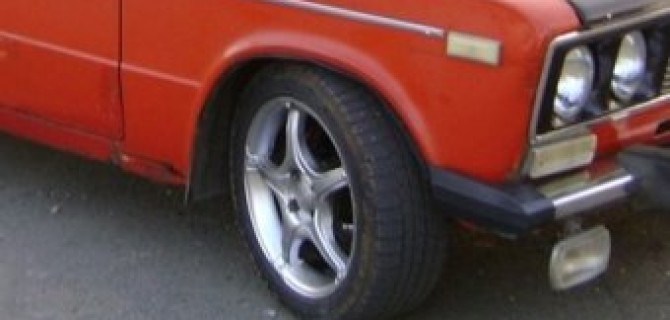 В Кусе водитель без прав сбил женщину с коляской