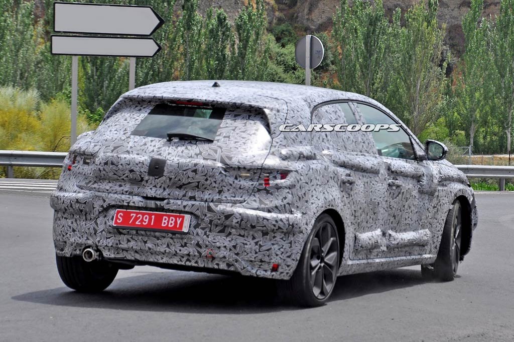 Шпионы засняли новый Renault Megane new Renault Megane 1.jpg