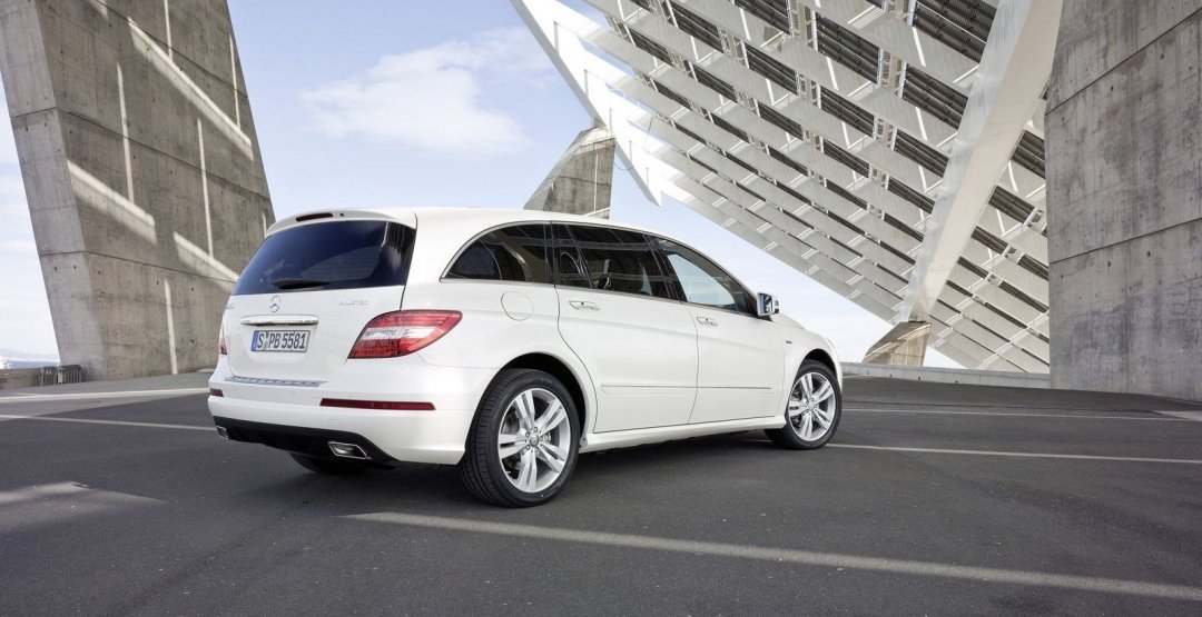 Mercedes-Benz планирует создание второго поколения минивэна R-Class Mercedes R-Class 3.jpg