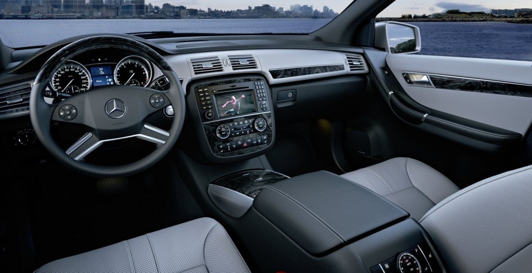 Mercedes-Benz планирует создание второго поколения минивэна R-Class Mercedes R-Class 2.jpg