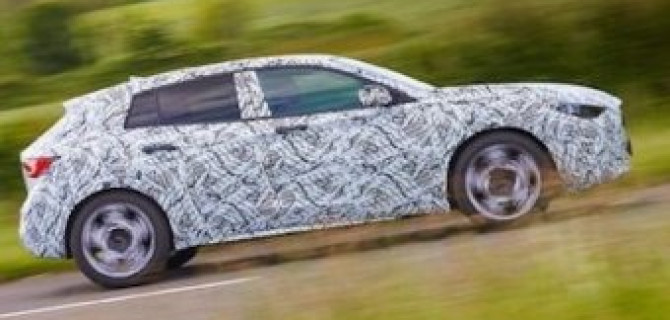 Infiniti Q30 представят осенью на автосалоне во Франкфурте