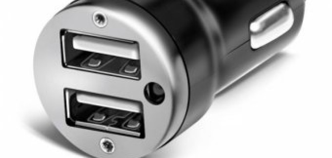 Автомобильная зарядка для телефона - необходимая в дороге вещь