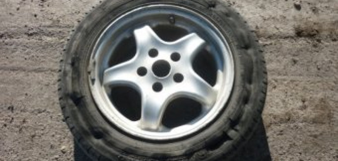 На КАД в Санкт-Петербурге Lada Kalina насмерть сбила пешехода