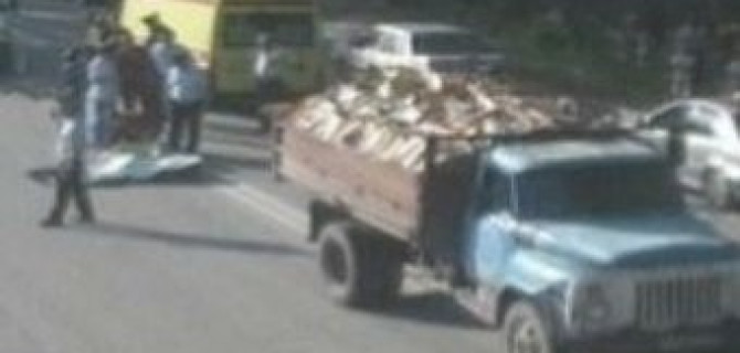 Двое детей на велосипедах погибли под колесами грузовика в Ачинске