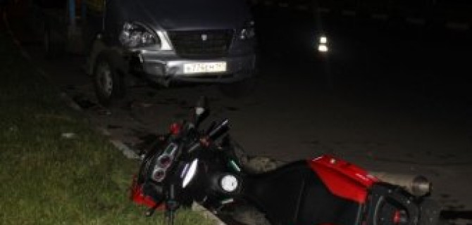 Мотоциклист погиб от столкновения с эвакуатором в Москве