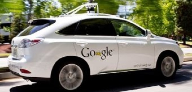 Беспилотный автомобиль Google попал в первое ДТП с пострадавшими