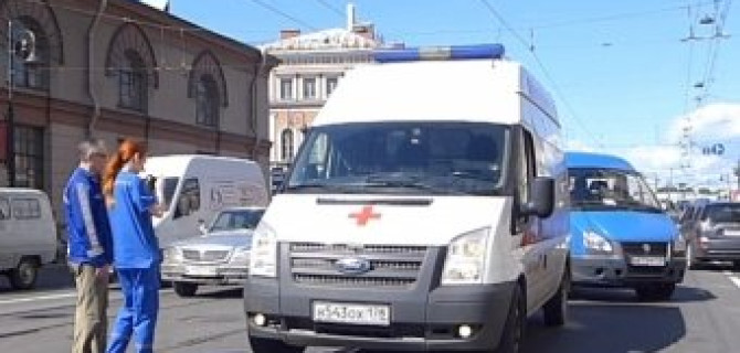 Скорая помощь попала в ДТП на Литейном проспекте на съезде с Литейного моста