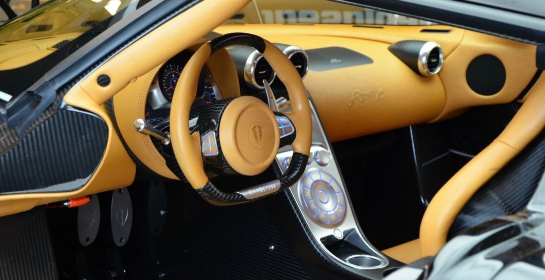 Подержанный суперкар Koenigsegg Agera R продаётся за 1 980 000 евро Koenigsegg Agera R 1.jpg