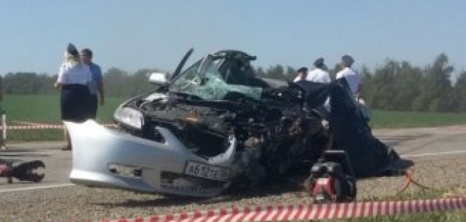 В Краснодарском крае в ДТП погибла семья с двумя детьми