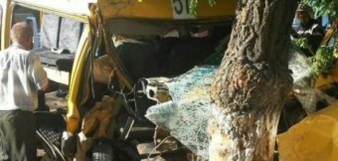 В Волгограде в ДТП с маршруткой пострадали люди.