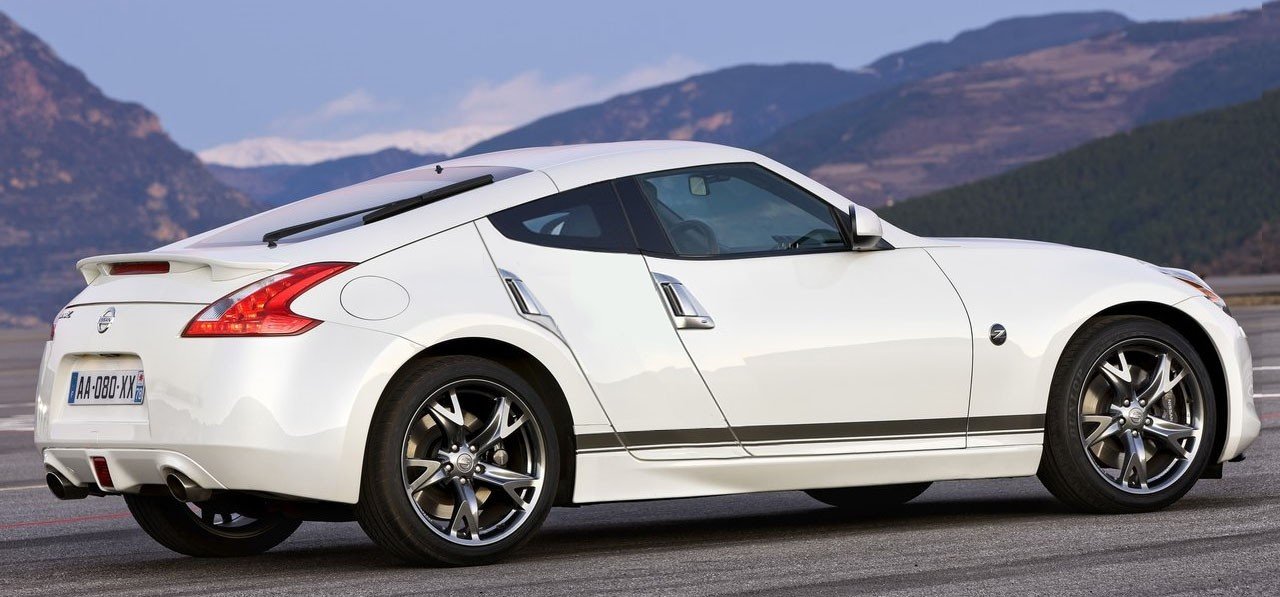Nissan показали обновленную модель 390Z Nissan 390Z.jpg