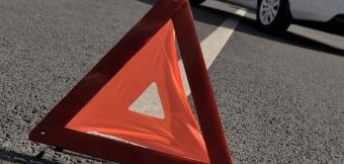 В Москве в ДТП опрокинулась маршрутка