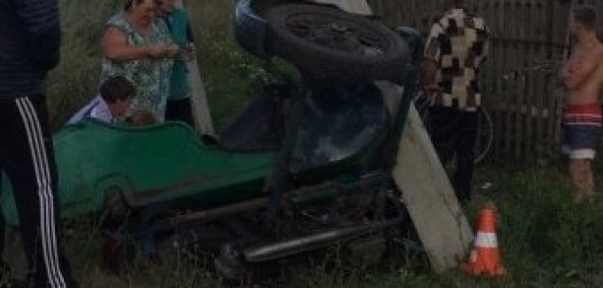 В Самарской области мотоциклист погиб, врезавшись в столб