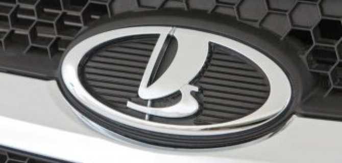В июле продажи автомобилей LADA сократились на четверть